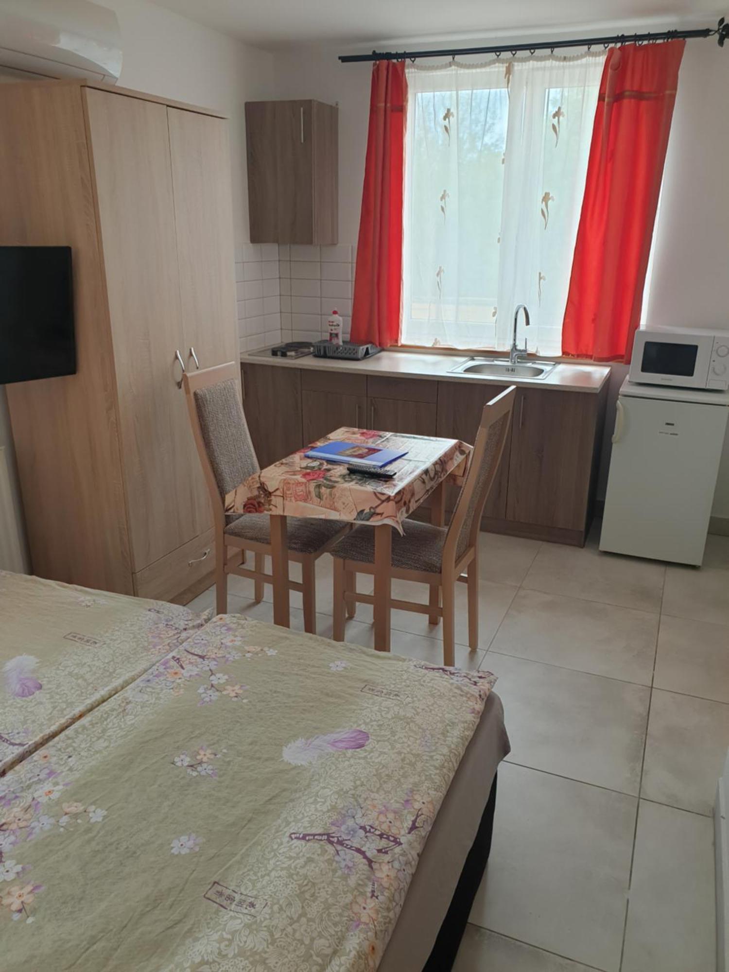 Anita Apartman Σόπρον Εξωτερικό φωτογραφία